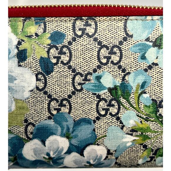 Gucci GG Blooms Supreme zip-around wallet in blue and red leather - Picture 5 of 12